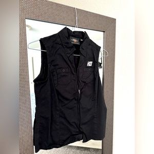 Genuine Harley Davidson Womens Sleeveless button down.
